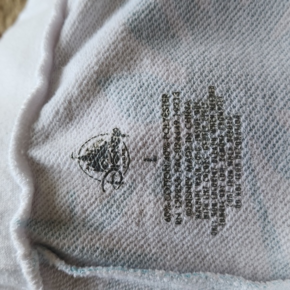 Disney Stitch Aloha shorts large - Picture 3 of 3